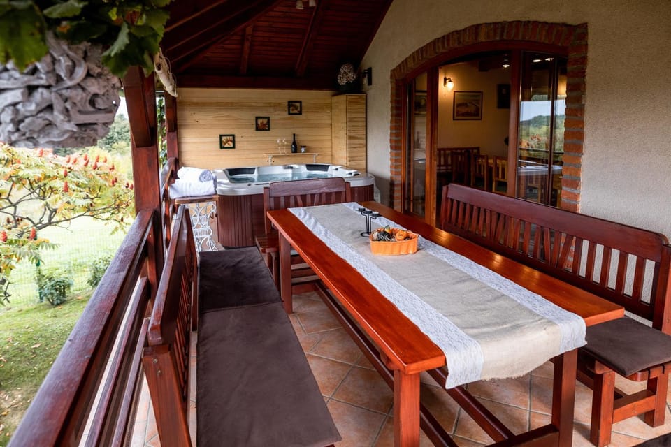 Natural landscape, Hot Tub, View (from property/room), Balcony/Terrace, Seating area, Landmark view, Mountain view, Inner courtyard view, towels