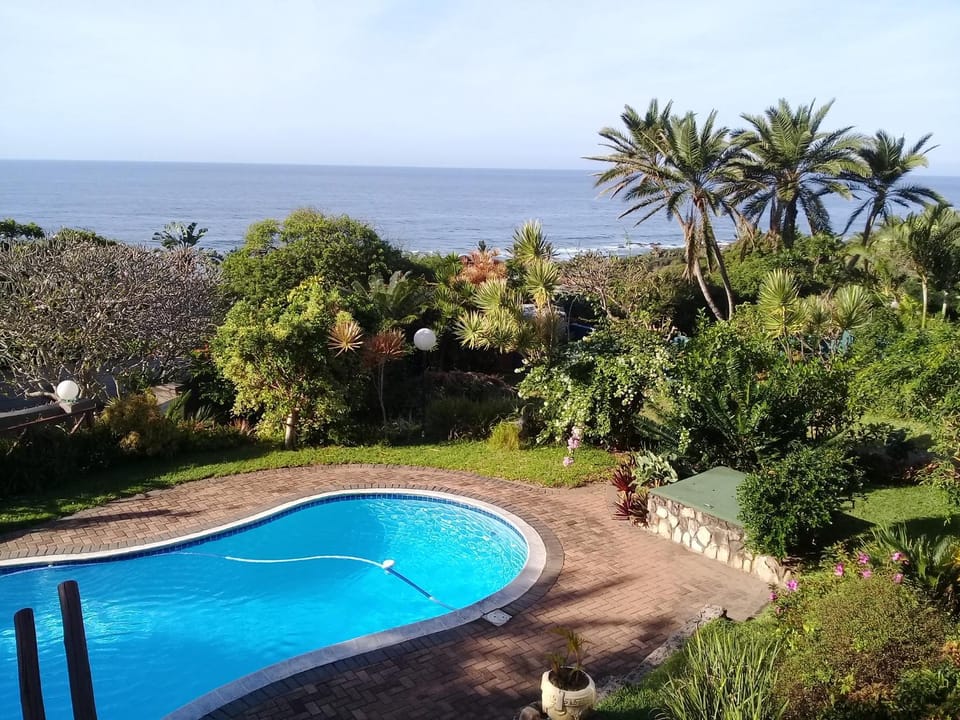 Pool view, Sea view