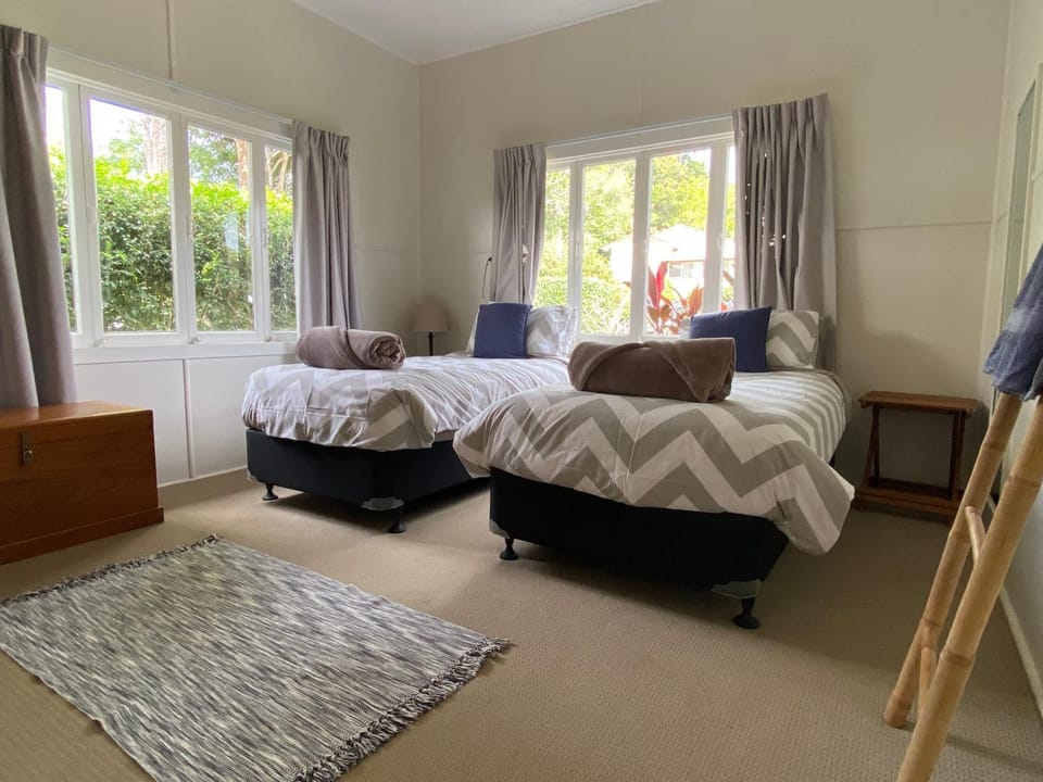 Miss Bullens Cottage House in Yungaburra