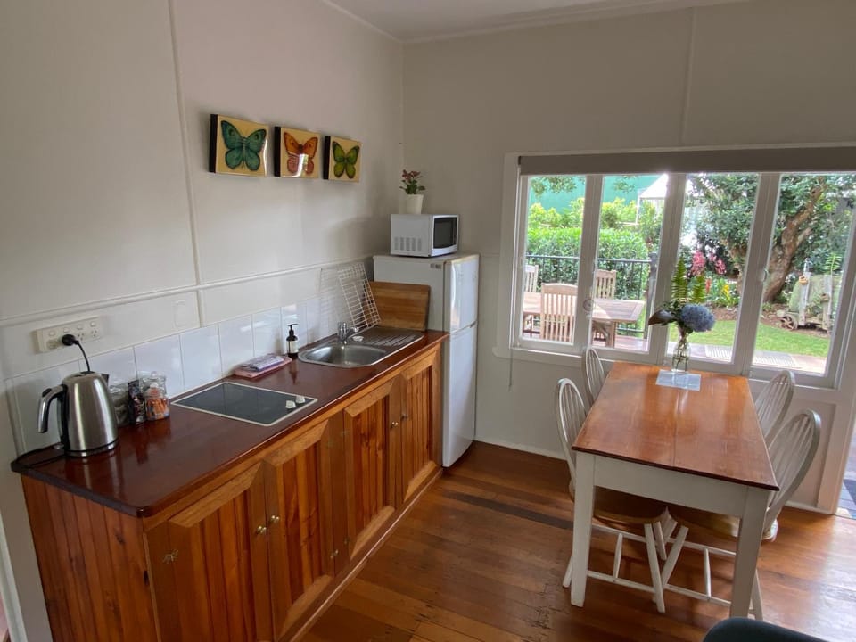 Miss Bullens Cottage House in Yungaburra