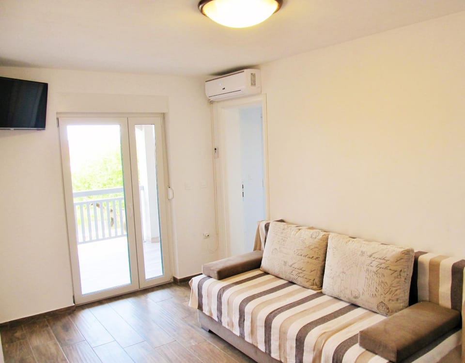 Living room, Area and facilities