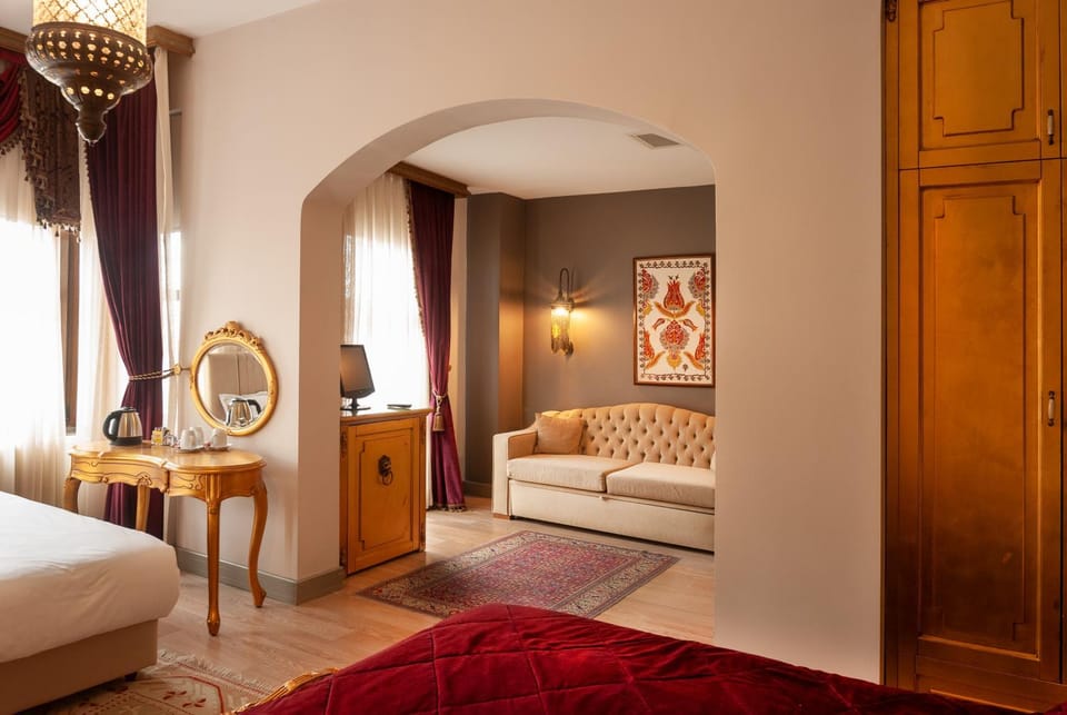 Living room, Photo of the whole room, Bedroom