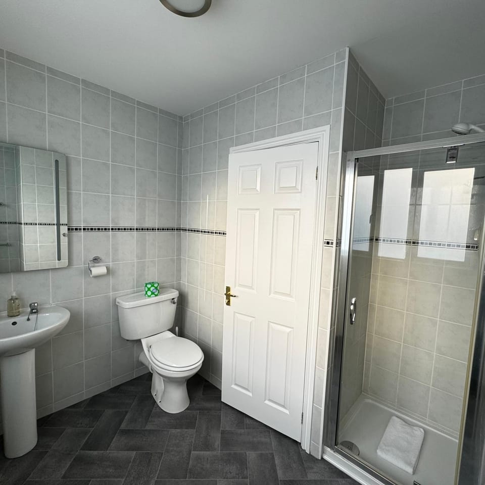 Shower, Toilet, Bathroom