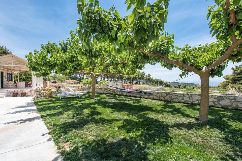 Garden view, Sea view