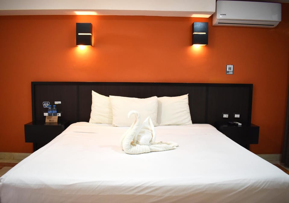 Bedroom, air conditioner