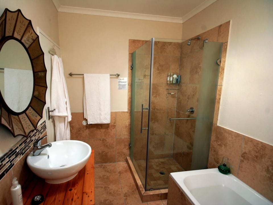 Shower, Toilet, Bathroom, Bath
