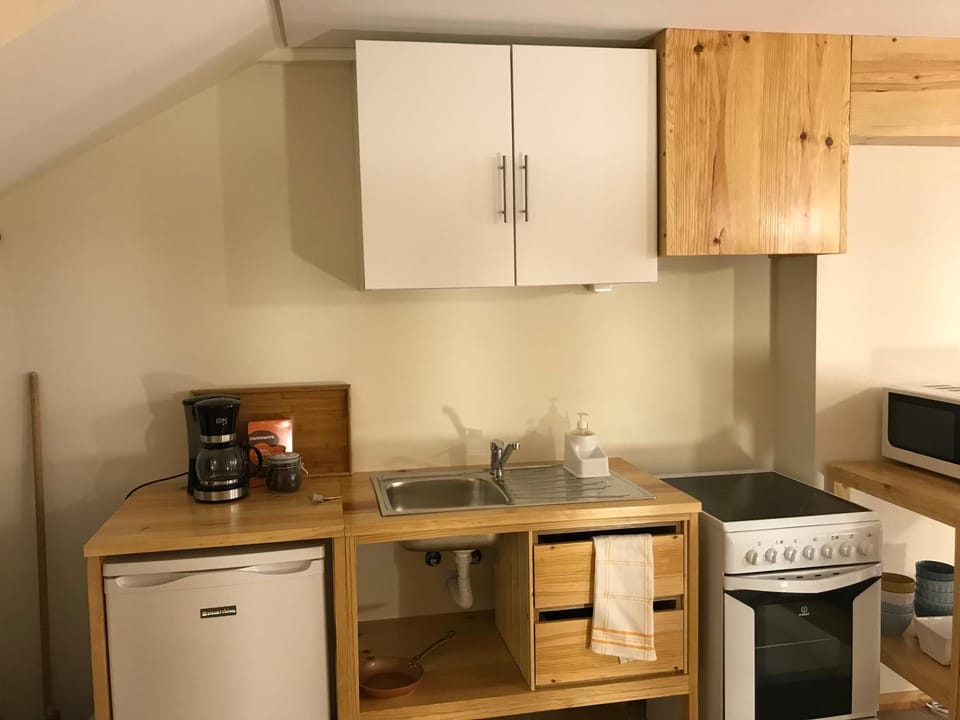 Coffee/tea facilities, Kitchen or kitchenette