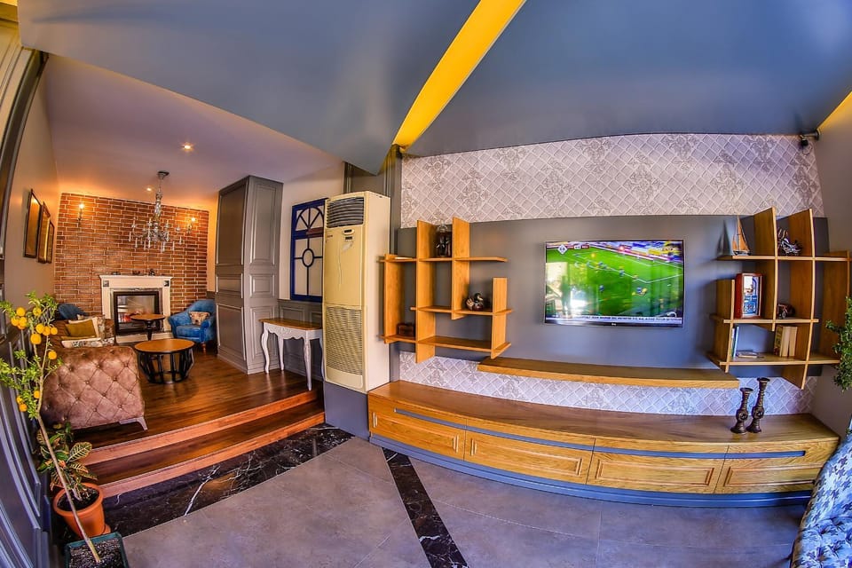 Communal lounge/ TV room, Lobby or reception, Lounge or bar