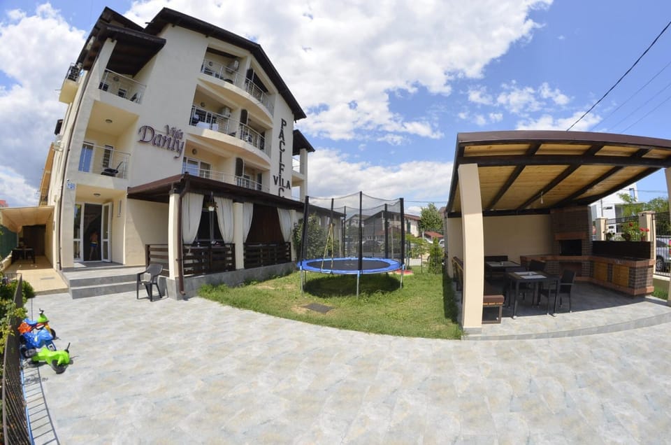 Vila Danly Bed and Breakfast in Constanța County
