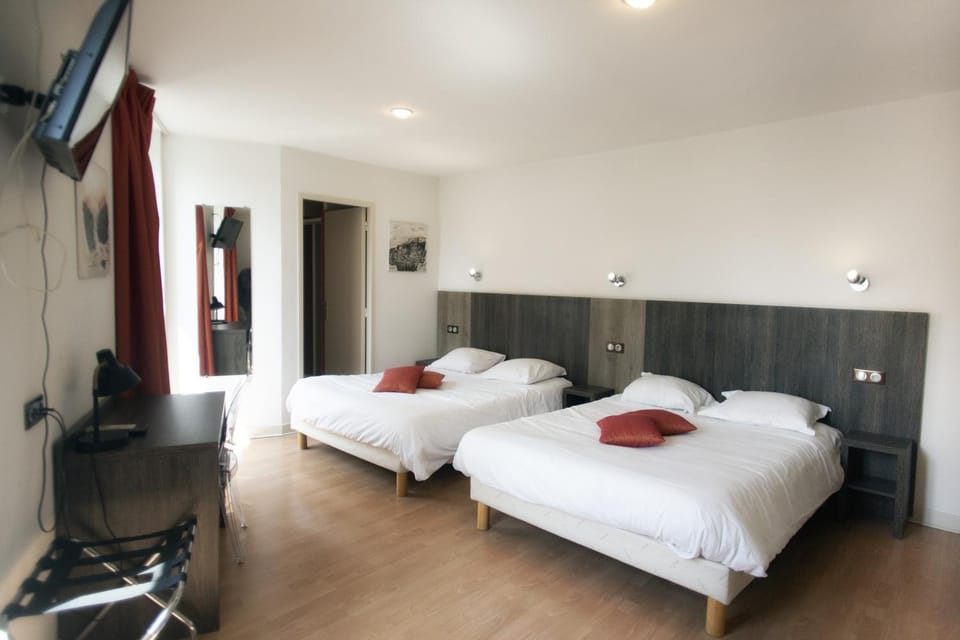 Le Victor Hugo - Hôtel et Restaurant - Logis Hôtels Hotel in Occitanie