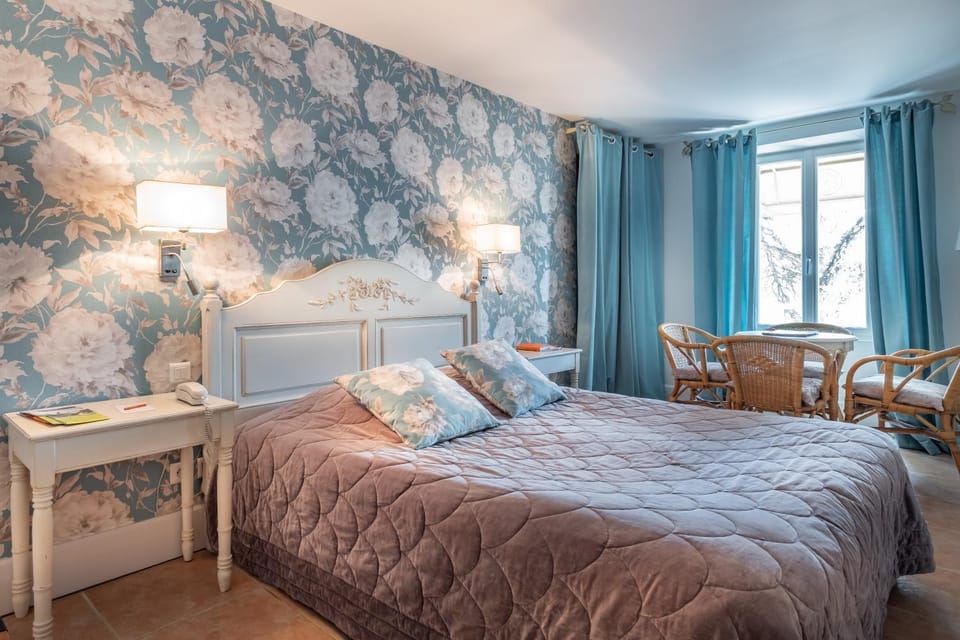 Bedroom, Lake view