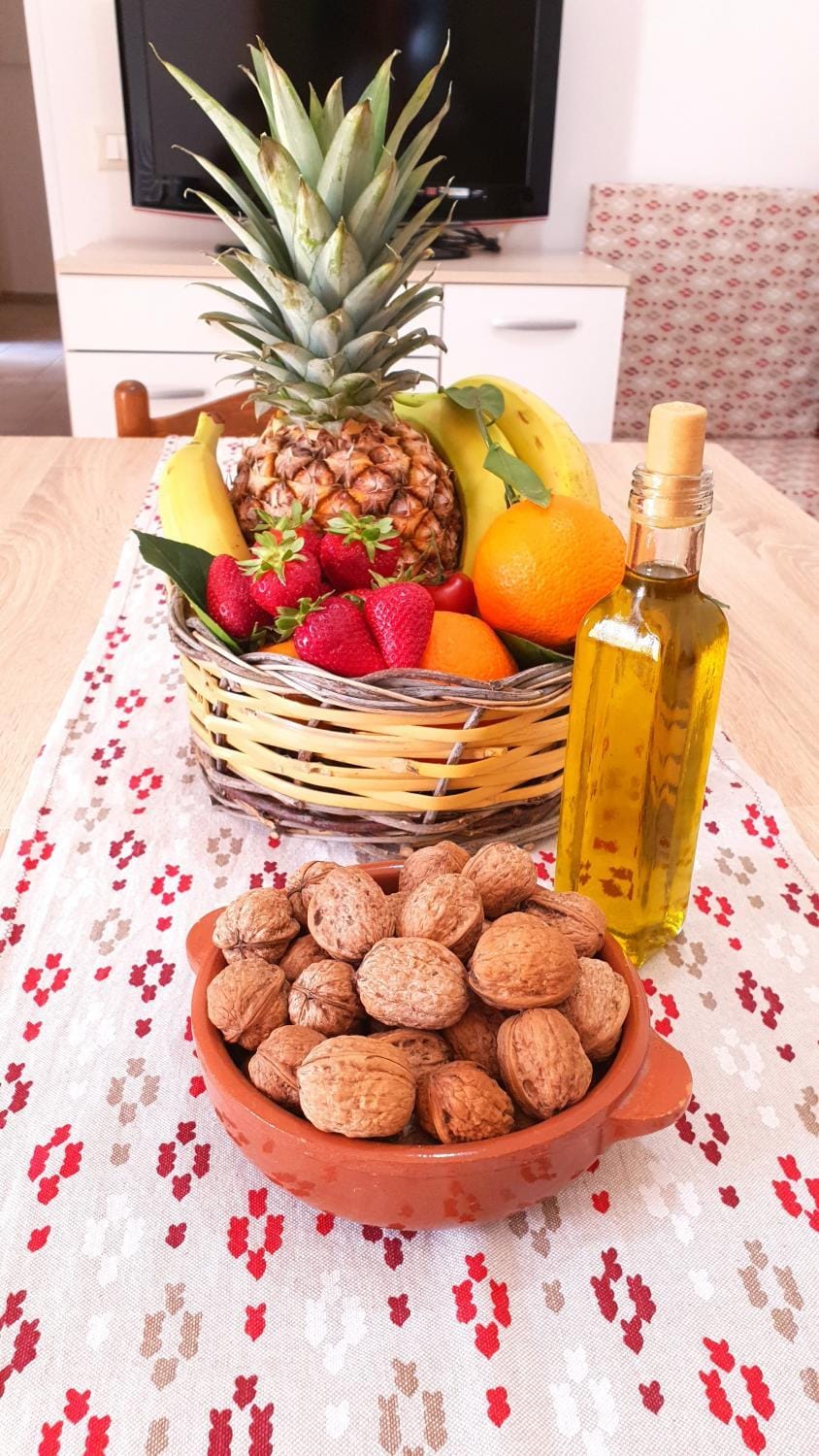 Food and drinks, Food