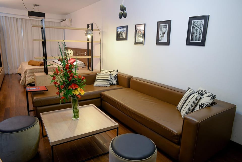 Living room, Photo of the whole room