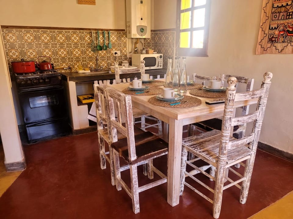 Kitchen or kitchenette, Dining area, pet friendly