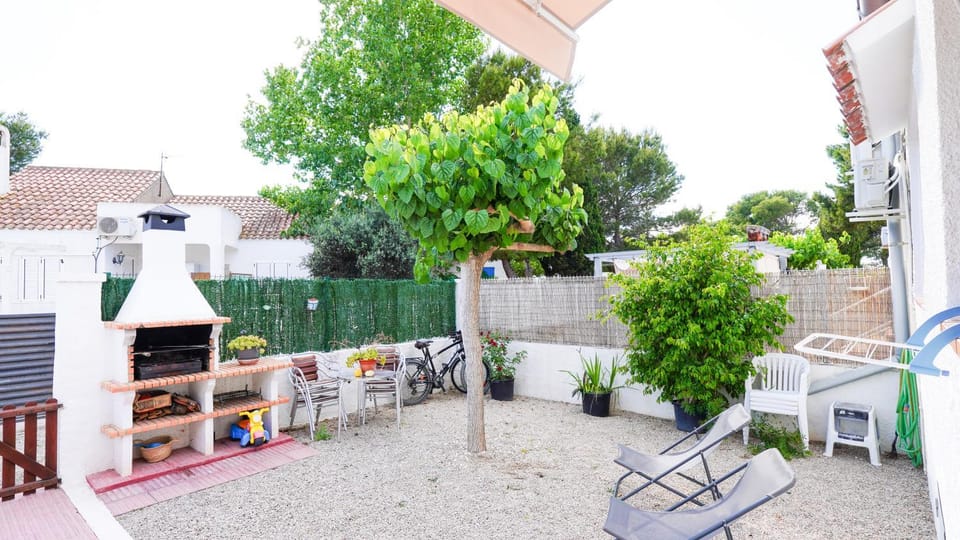 Property building, Patio, Day, Garden, View (from property/room), Balcony/Terrace, Garden view
