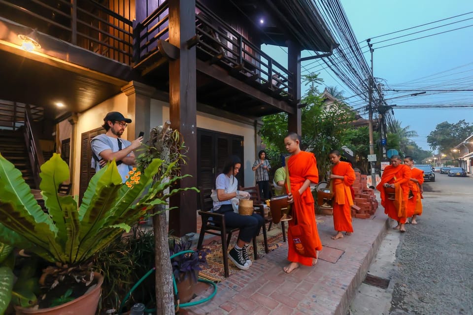 Day, People, Neighbourhood, Street view, group of guests