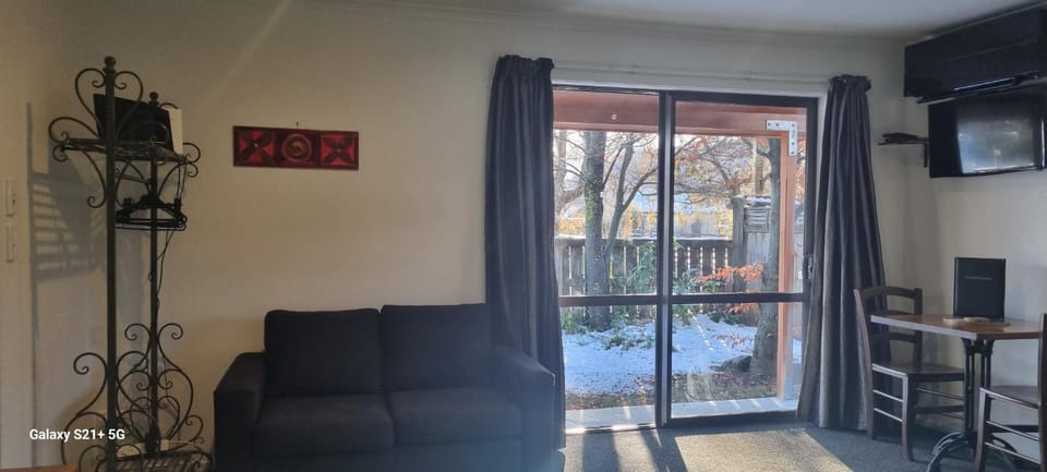 Dining area, heating, internet