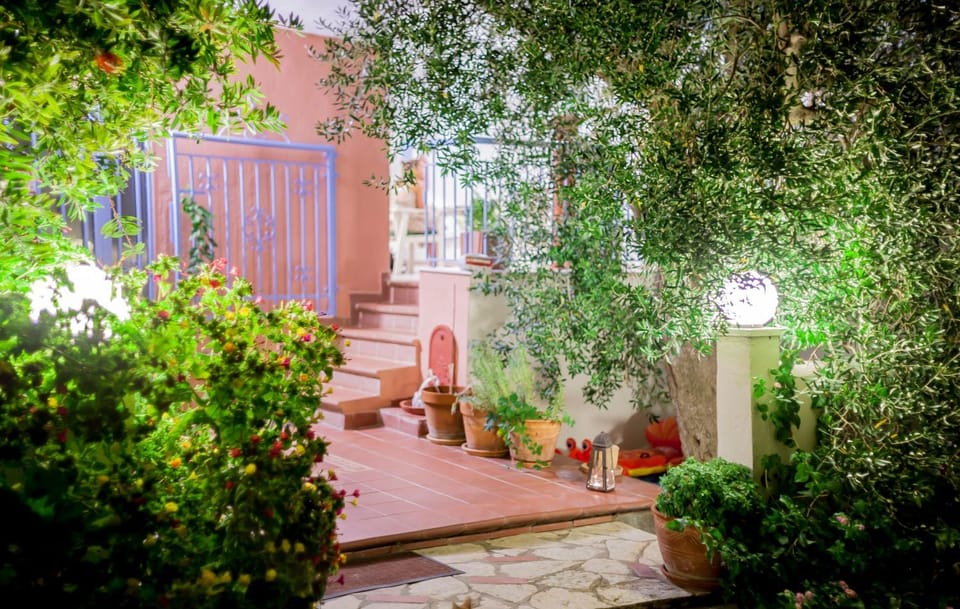 Facade/entrance, Garden, Garden view