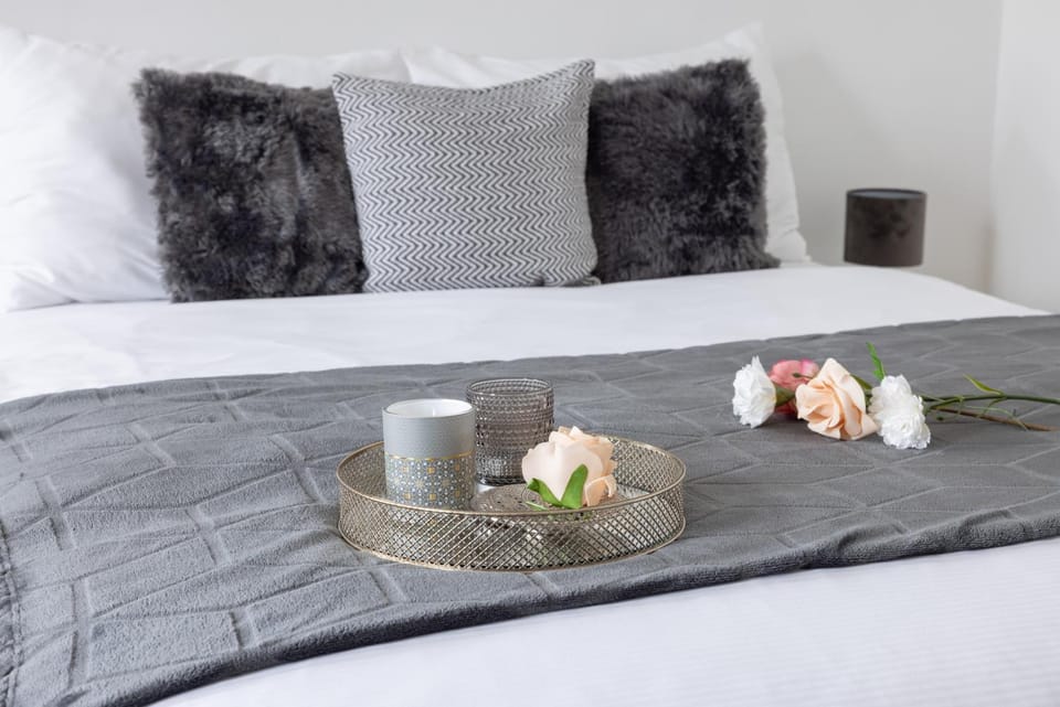 Bed, Decorative detail, Decorative detail, Bedroom