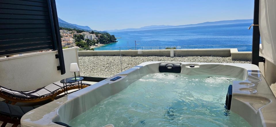 Apartments Lusi Bed and Breakfast in Brela