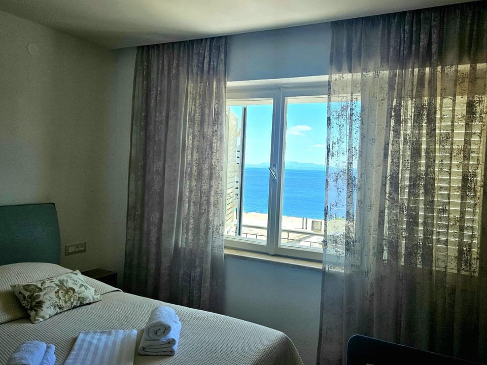 Apartments Lusi Bed and Breakfast in Brela