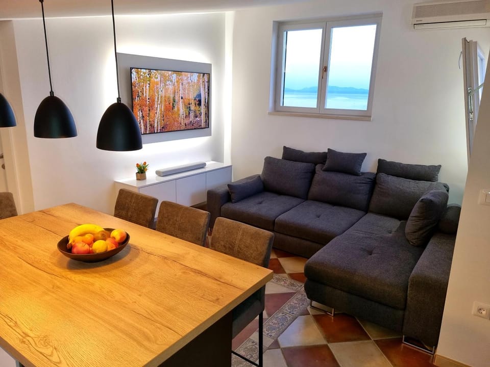 Apartments Lusi Bed and Breakfast in Brela