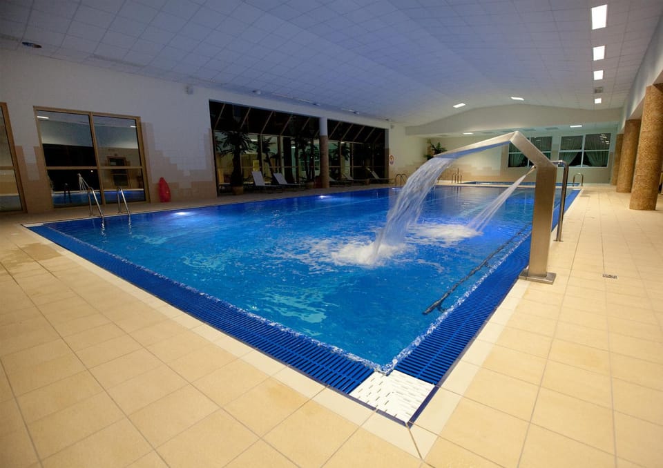 Swimming pool, Swimming pool