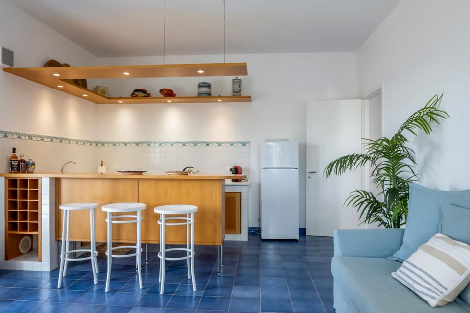 Living room, minibar, kitchen
