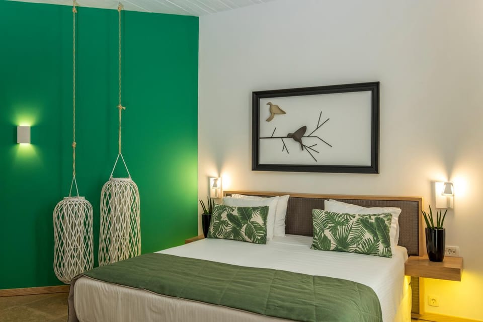 Non alcoholic drinks, Quiet street view, Inner courtyard view