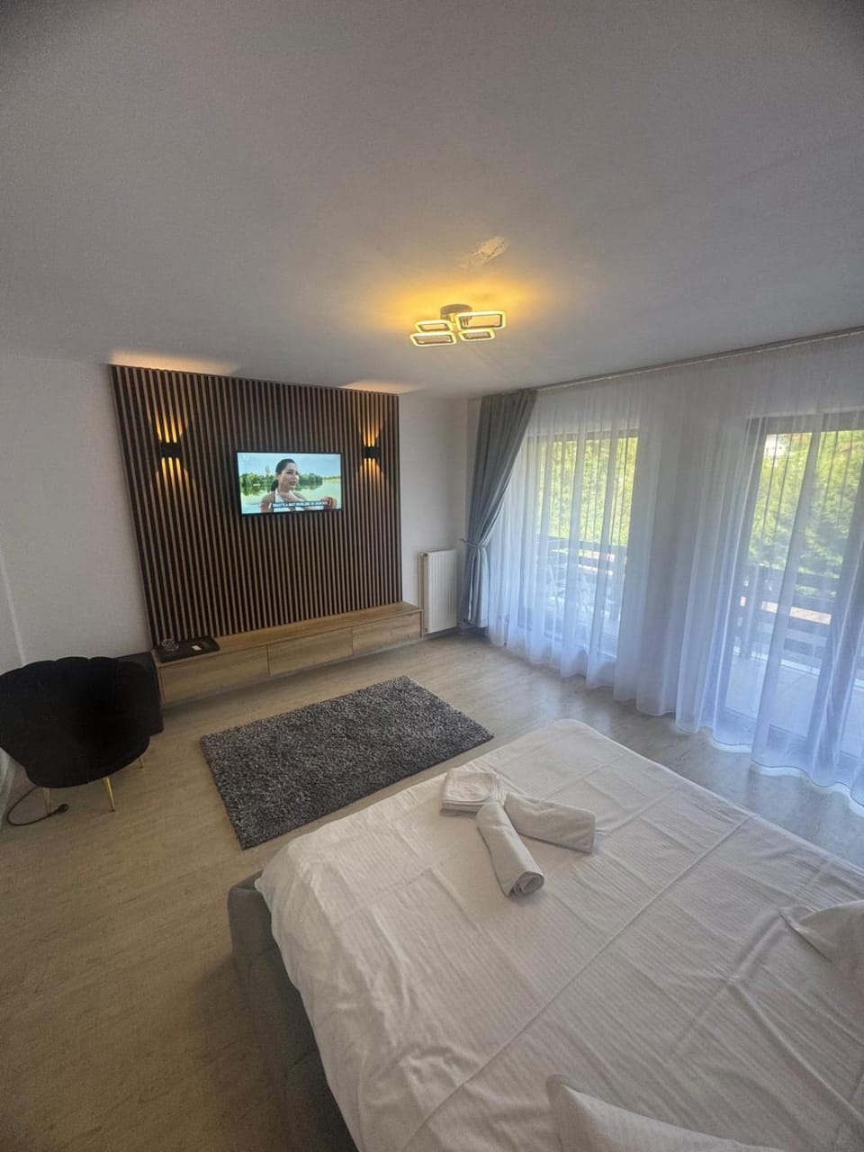 TV and multimedia, View (from property/room), Photo of the whole room, furniture