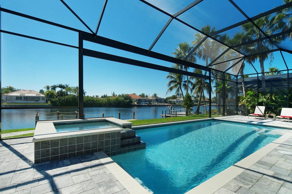 River view, Swimming pool