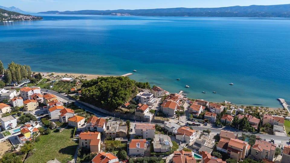 Day, Neighbourhood, Natural landscape, Sea view