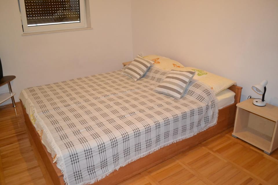 Bedroom, Family