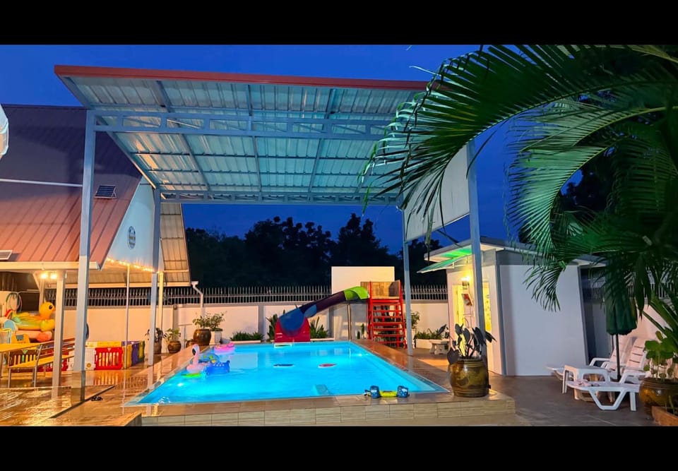 Patio, Pool view, Swimming pool, sunbed