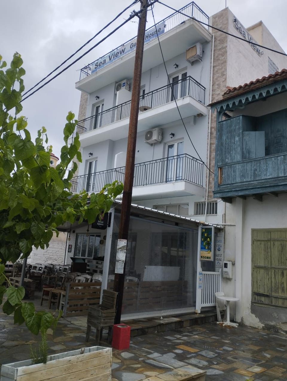 Property building, Neighbourhood