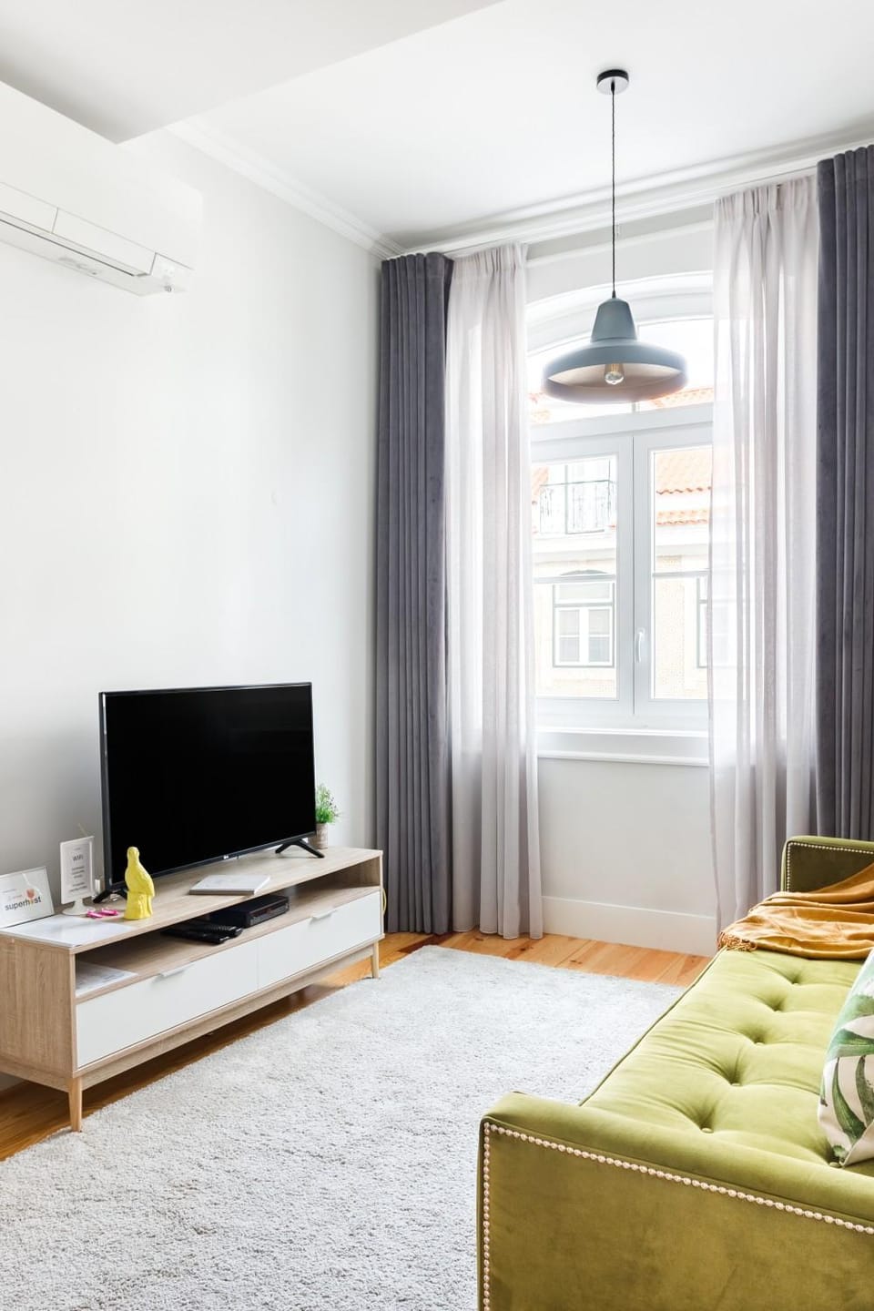 TV and multimedia, Living room, Seating area