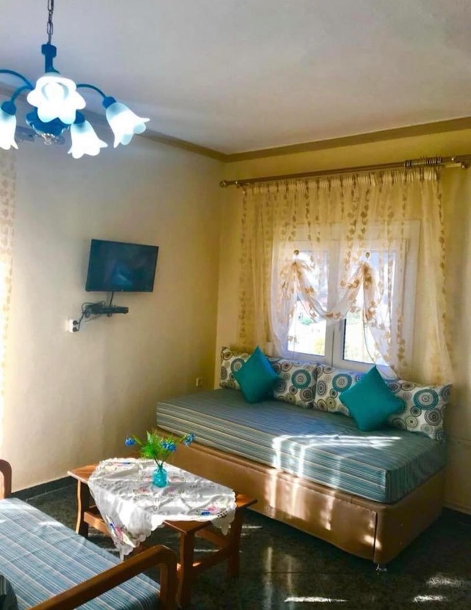 TV and multimedia, Living room, Seating area