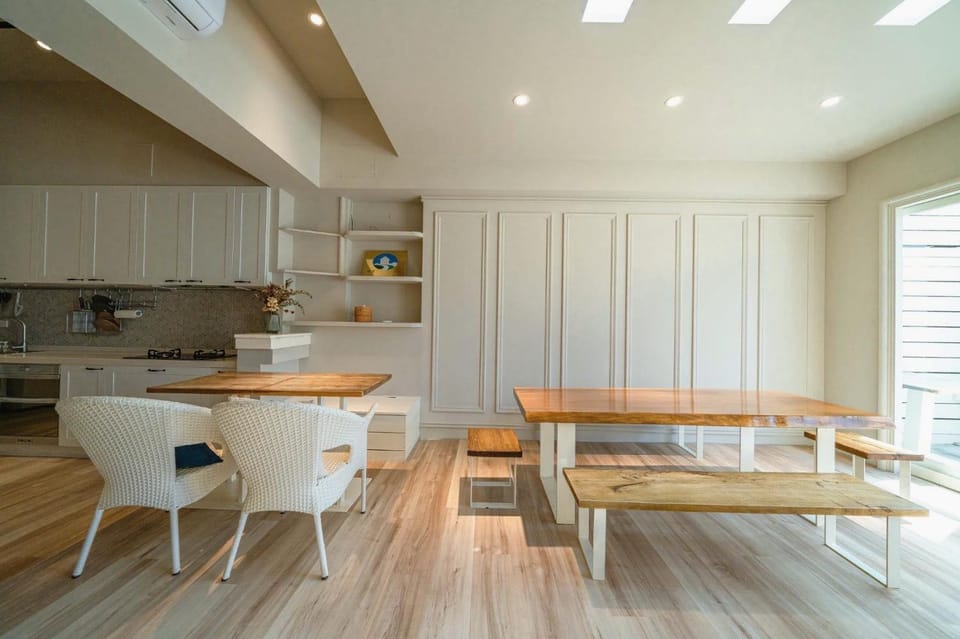 Kitchen or kitchenette, Living room, Dining area
