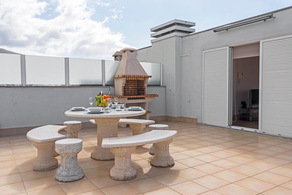 BBQ facilities, Balcony/Terrace, Dining area