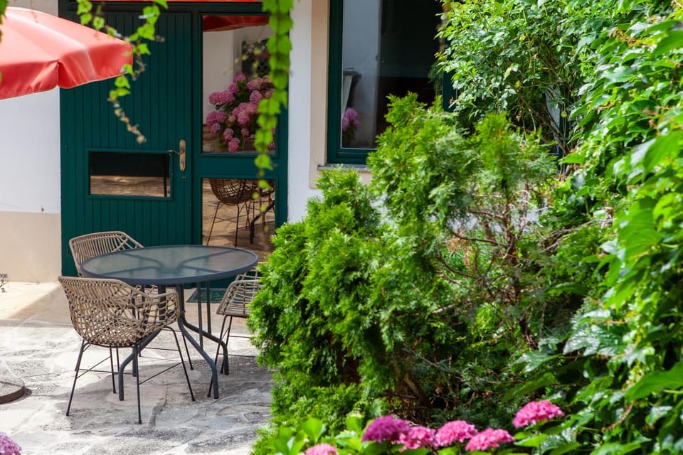 Patio, Garden