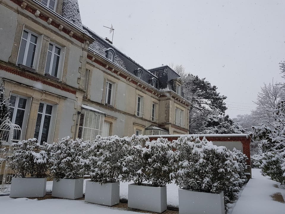 Property building, Patio, Day, Winter, Garden, Balcony/Terrace, Garden view