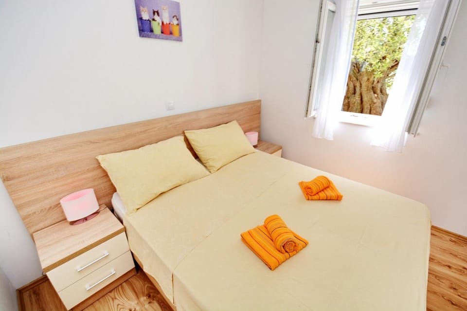 Bed, View (from property/room), Other, Photo of the whole room, Decorative detail, Bedroom, Area and facilities