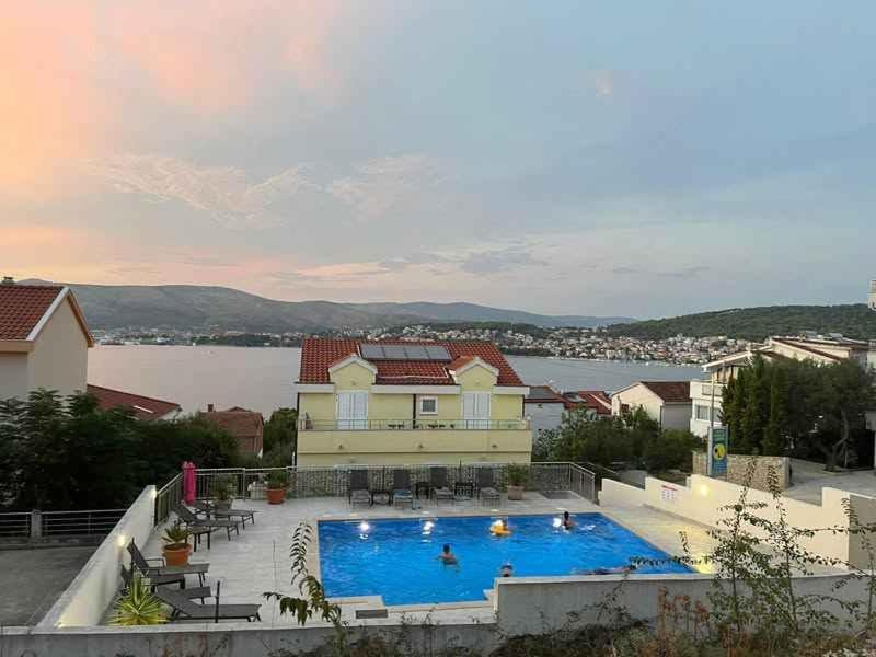 Summer, Swimming pool