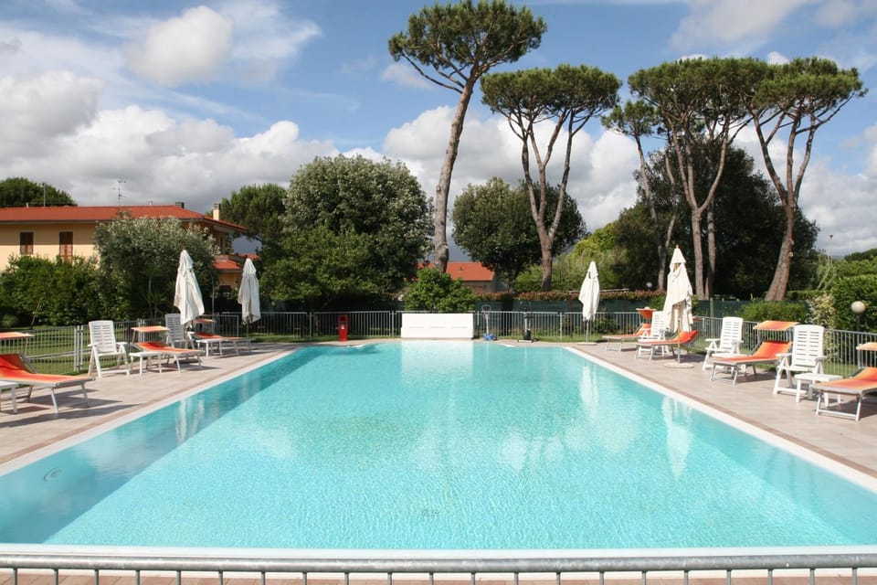 Day, Swimming pool, Swimming pool