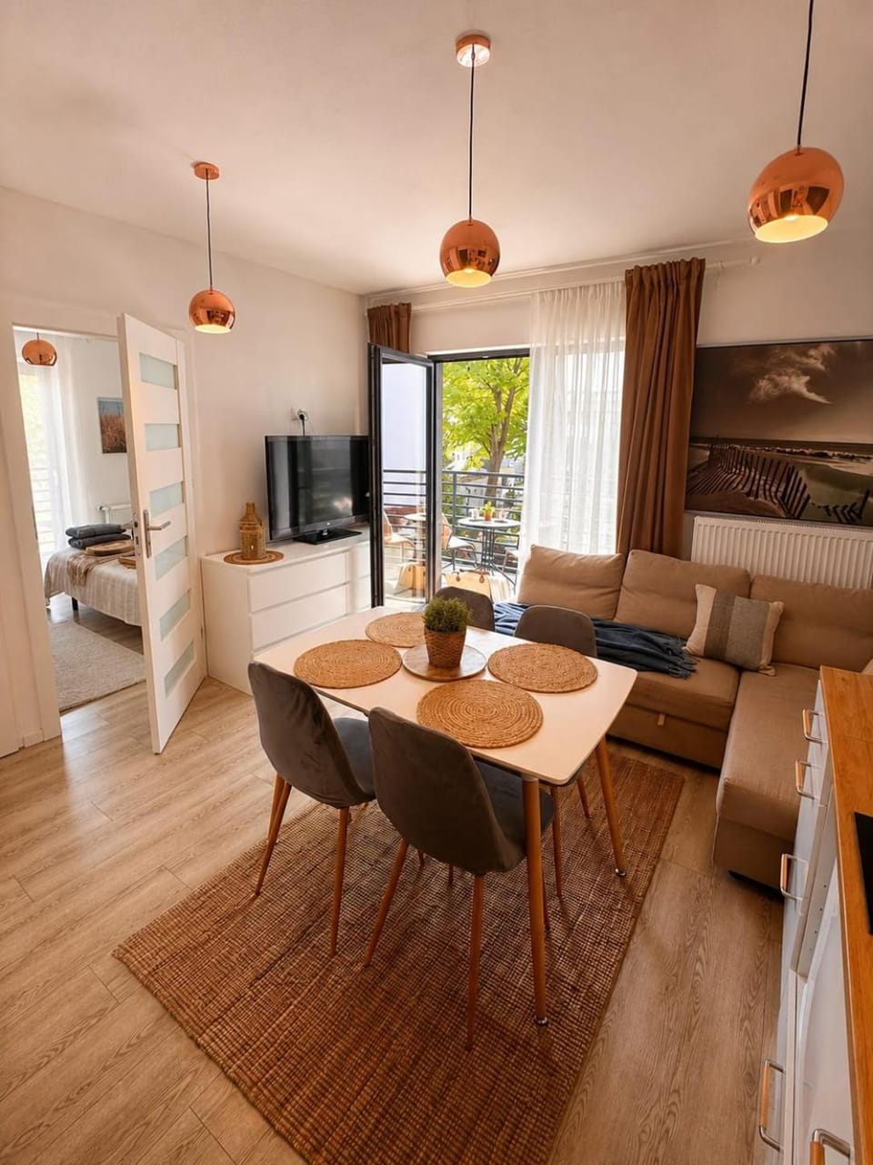 Kitchen or kitchenette, Living room