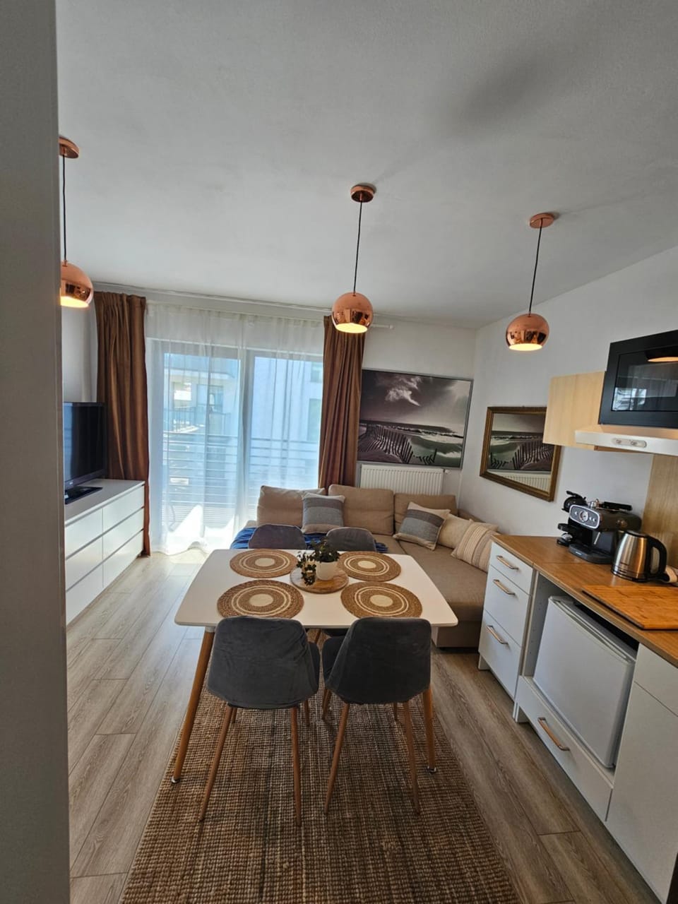 Kitchen or kitchenette, Living room