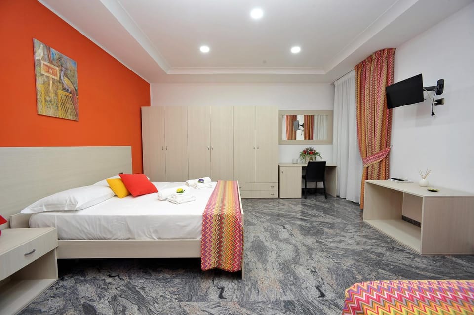 Photo of the whole room, City view