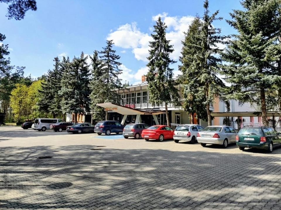 Facade/entrance, Parking