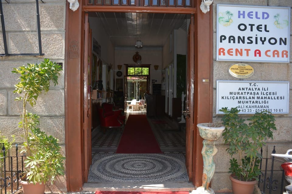 Facade/entrance