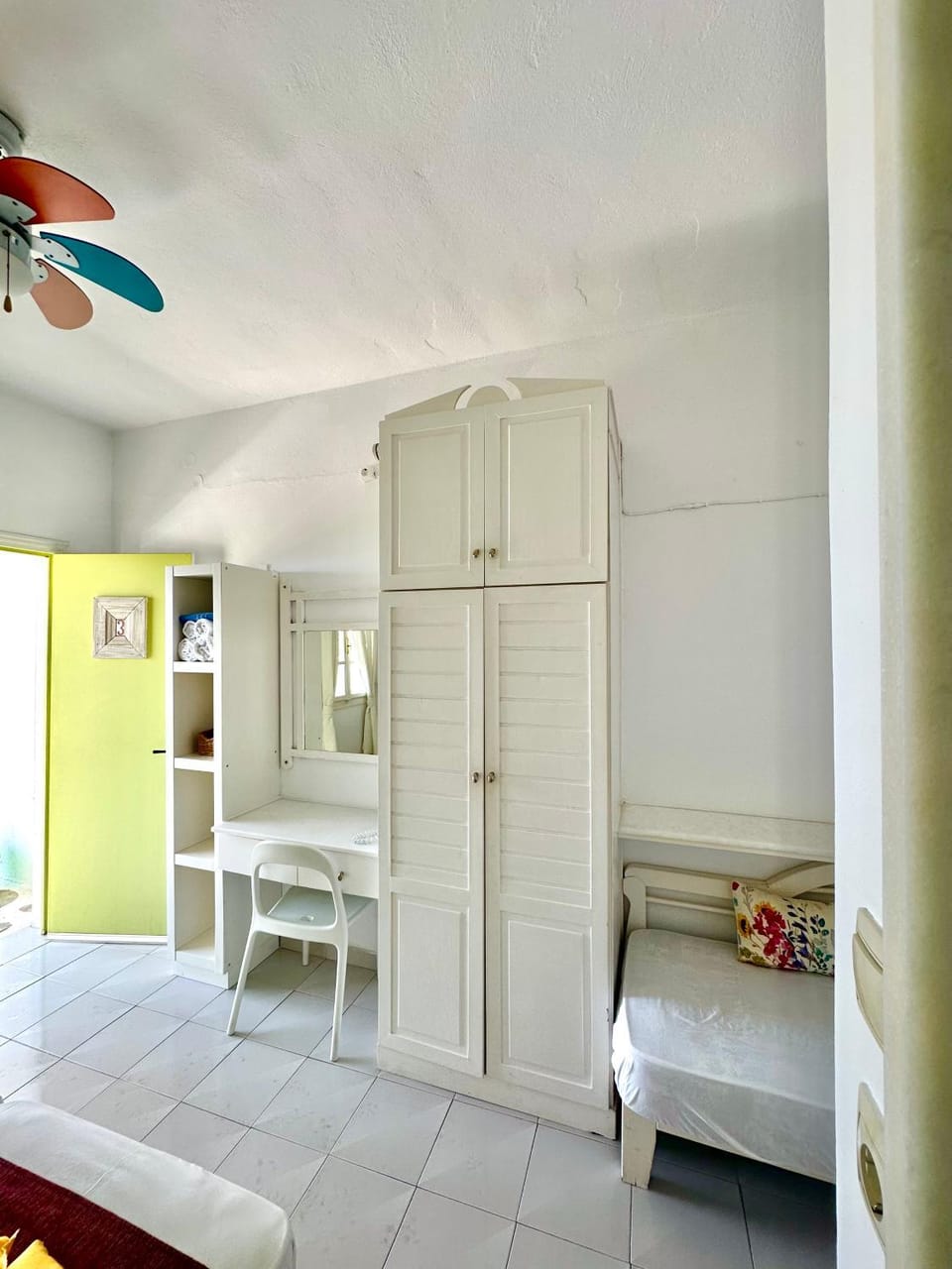 Other, Photo of the whole room